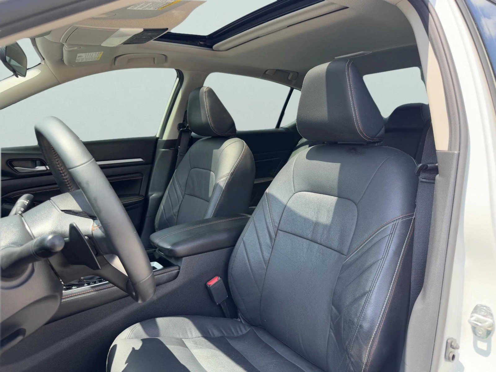 2023 Nissan Altima 2.5 SR photo 2