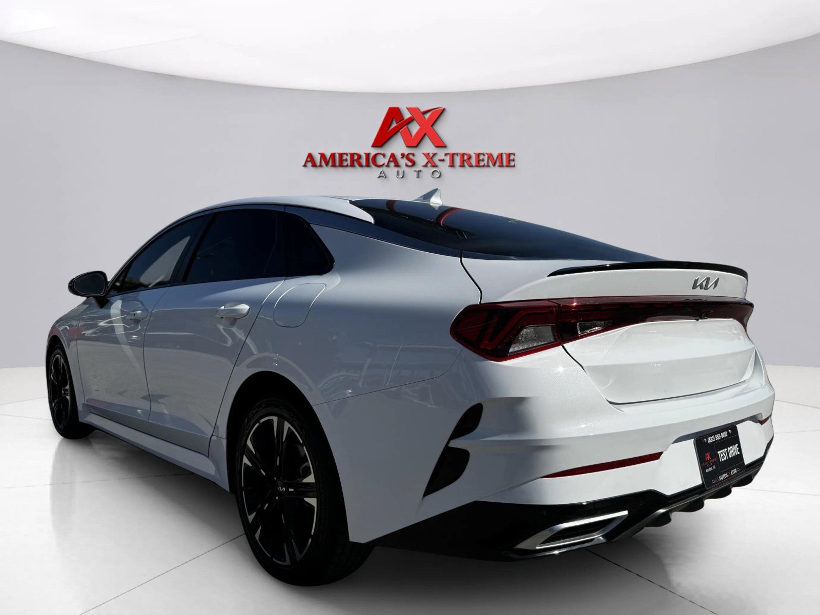 2023 Kia K5 GT-Line photo 3