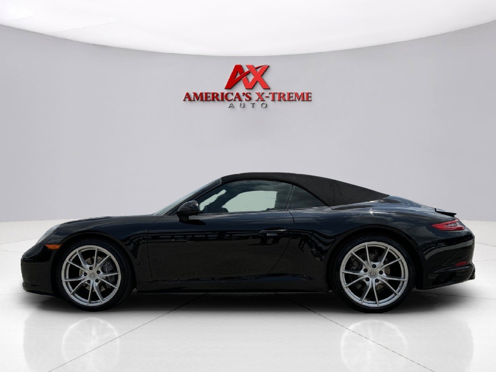 2018 Porsche 911 photo 2