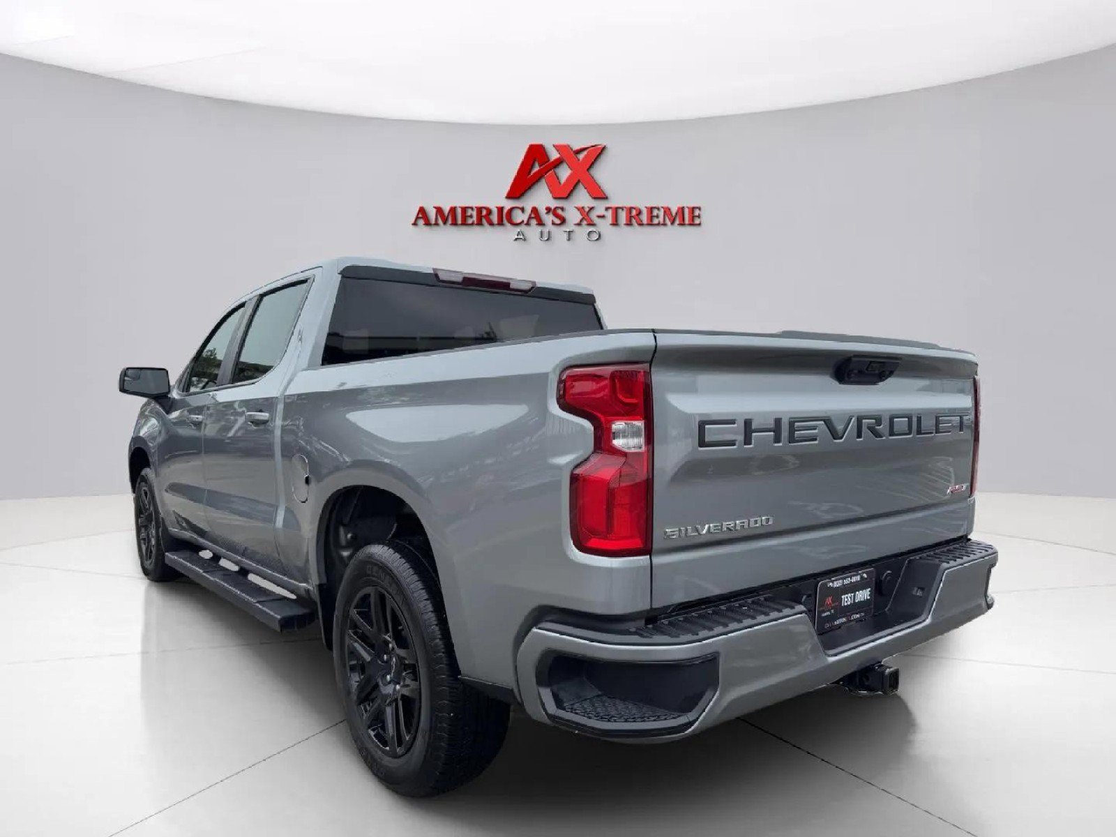 2023 Chevrolet Silverado 1500 RST photo 3