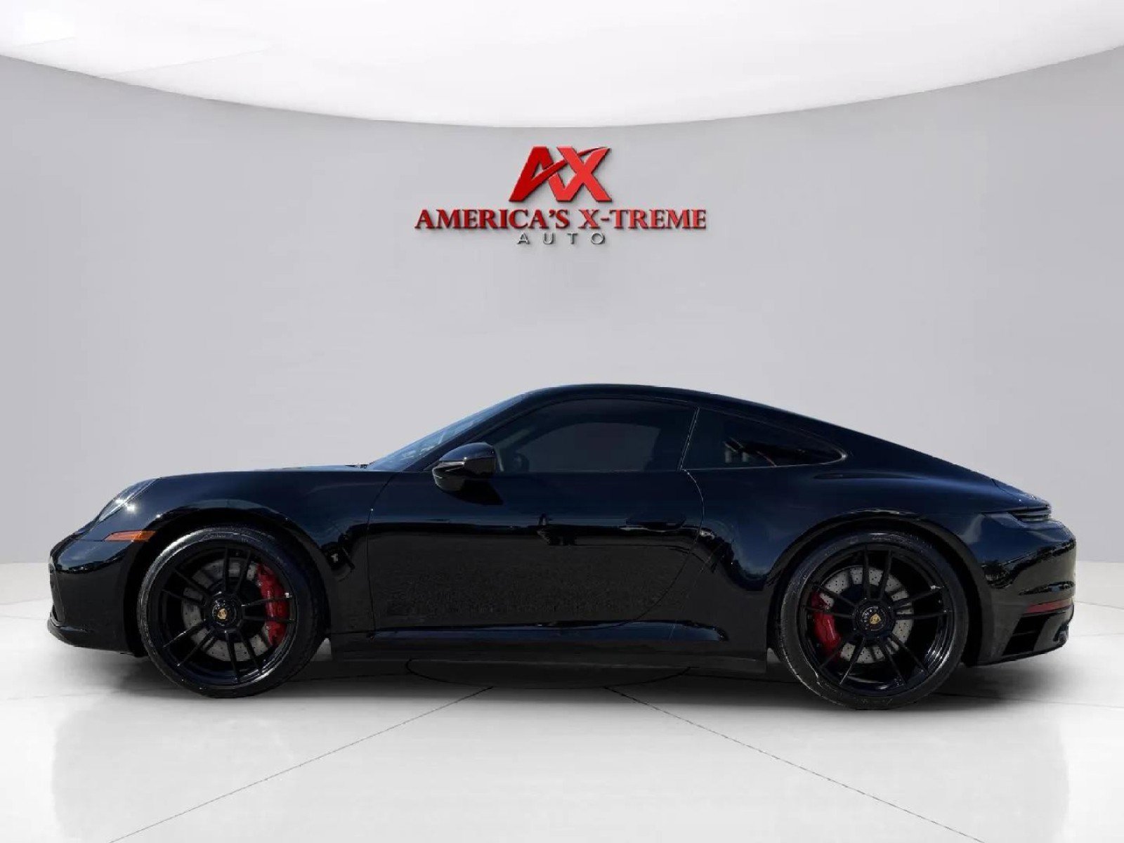 2024 Porsche 911 GTS photo 2