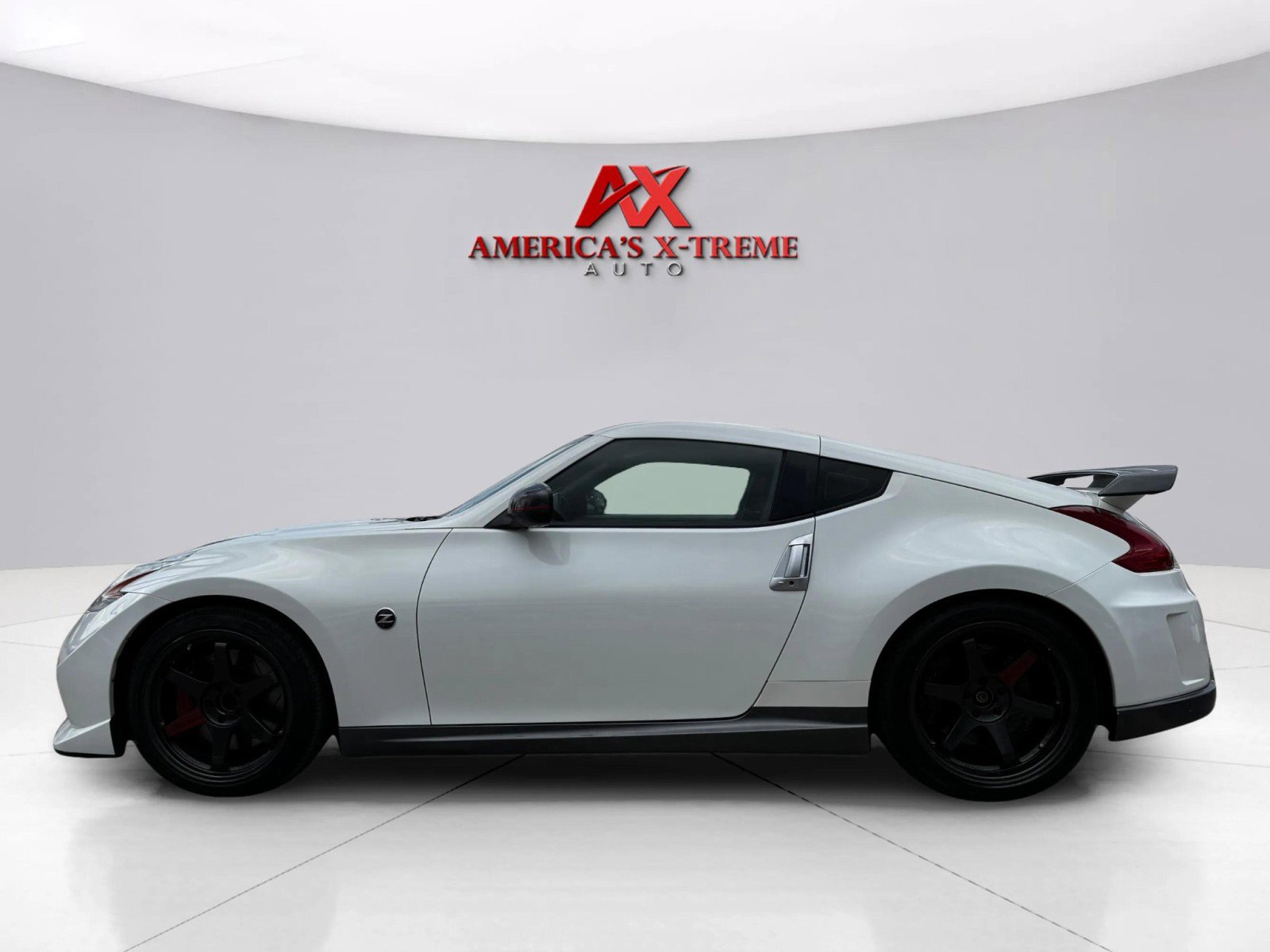 2014 Nissan 370Z Nismo photo 2