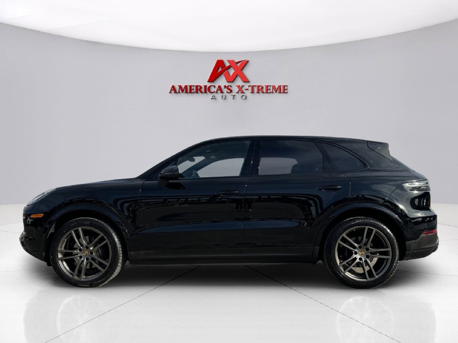 2020 Porsche Cayenne photo 3