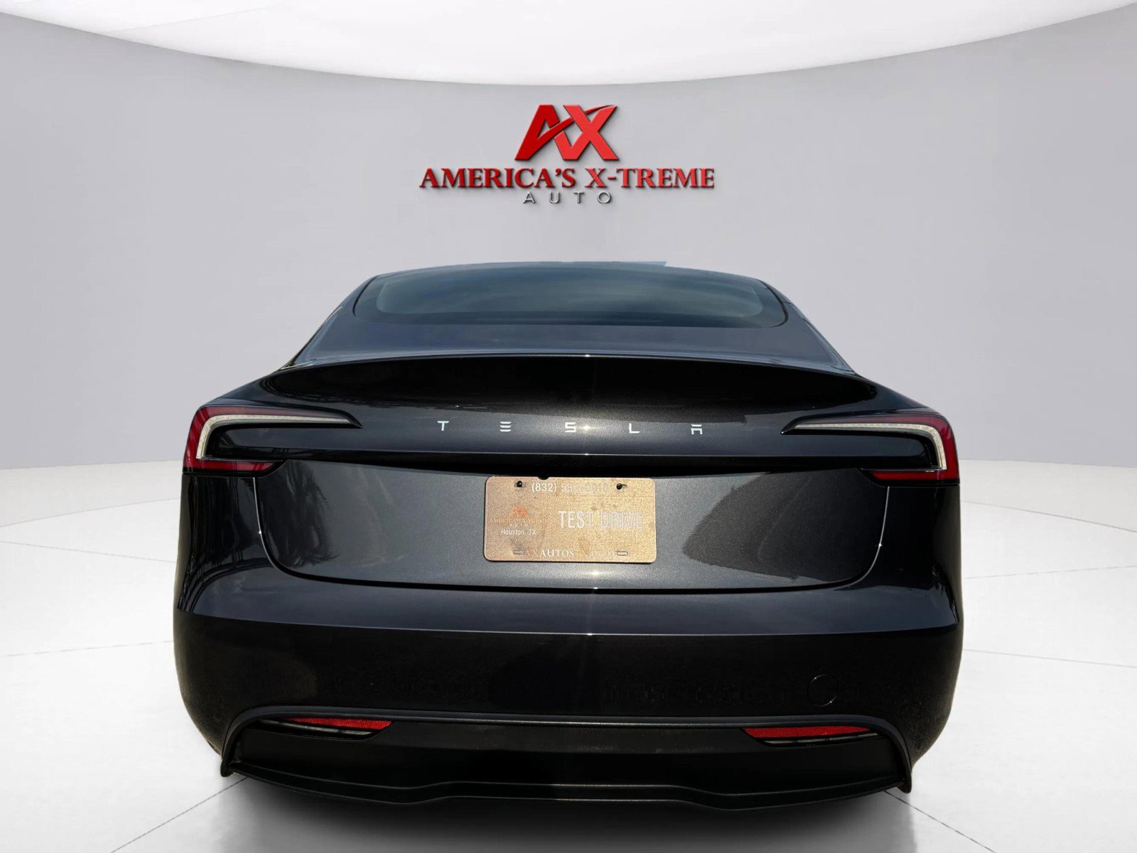 2024 Tesla Model 3 photo 4