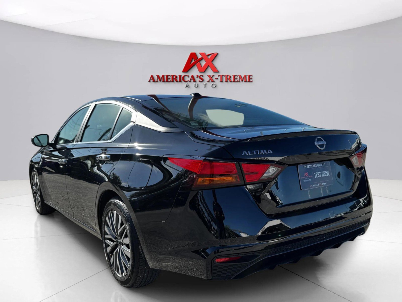 2025 Nissan Altima SV photo 3