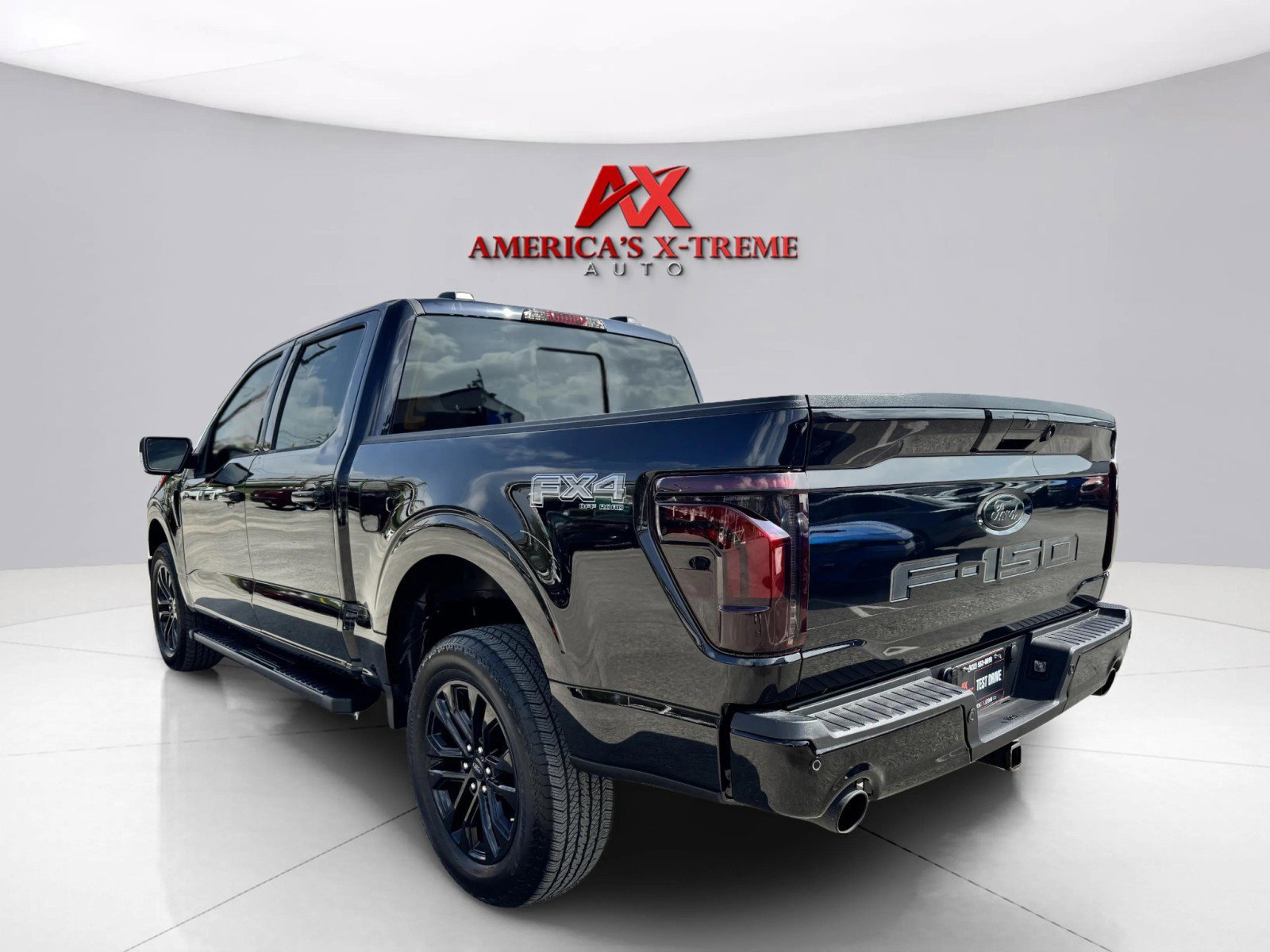 2024 Ford F-150 Lariat photo 3