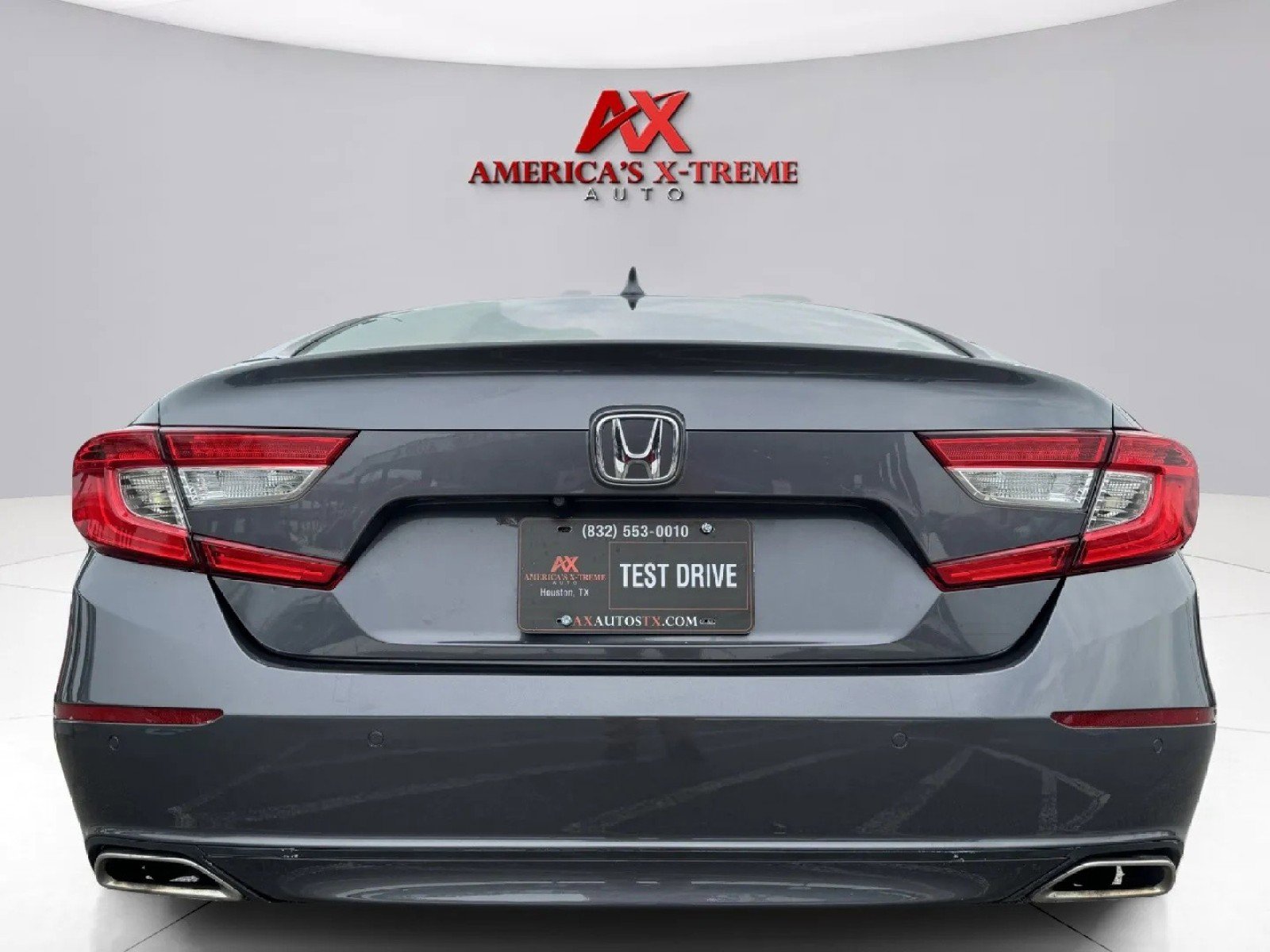 2018 Honda Accord Touring photo 4