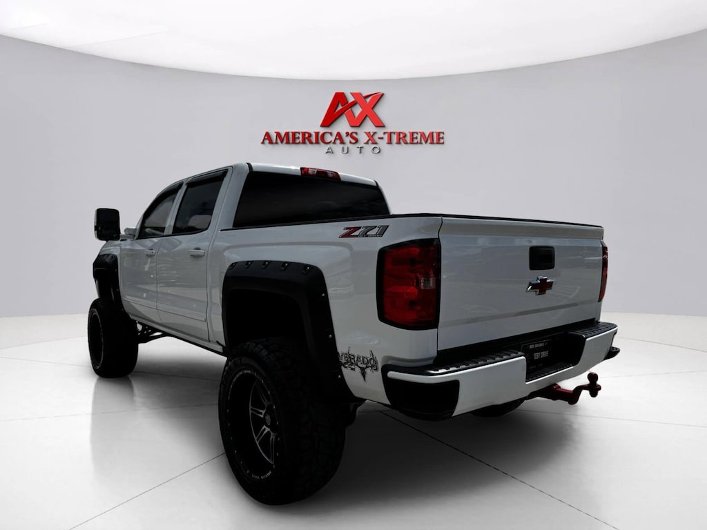 Used 2018 Chevrolet Silverado 1500 LT w/2LT Truck Crew Cab