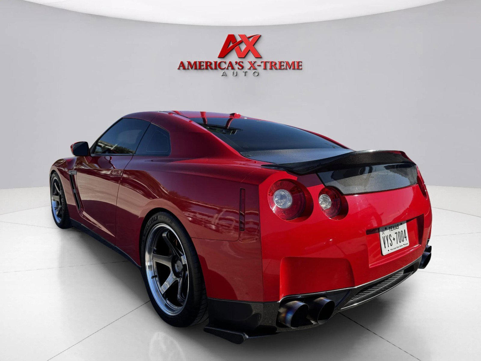 2009 Nissan GT-R Premium photo 3