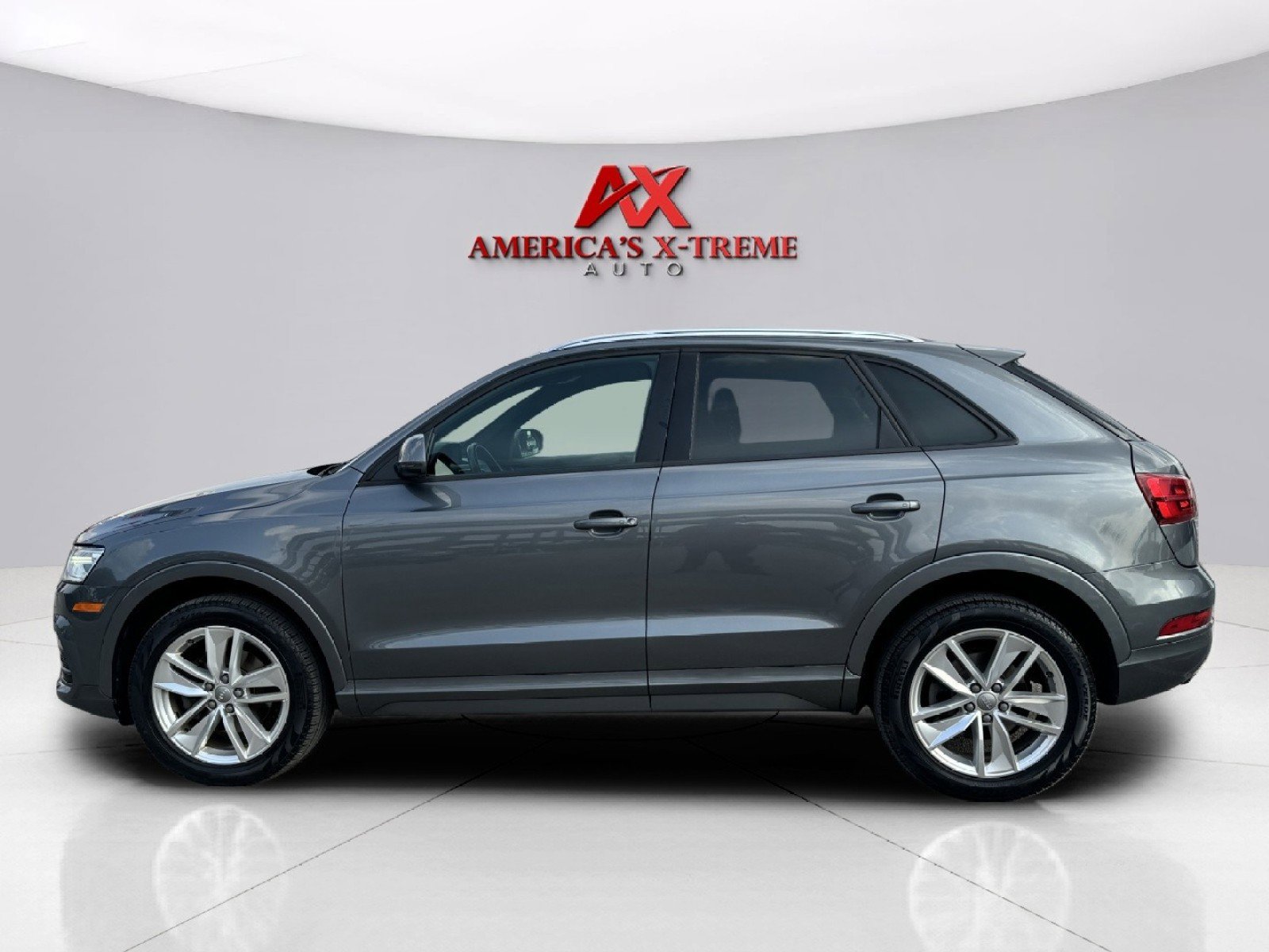 2017 Audi Q3 Premium photo 2