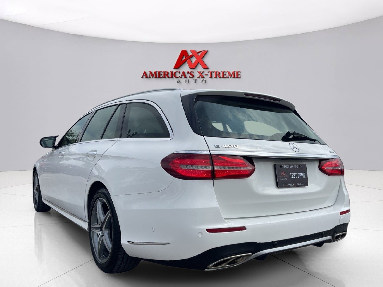 2017 Mercedes Benz E 400 4MATIC Wagon photo 3