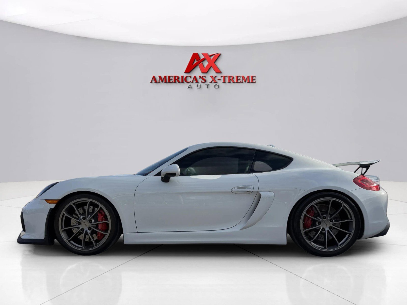 2016 Porsche Cayman GT4 photo 2