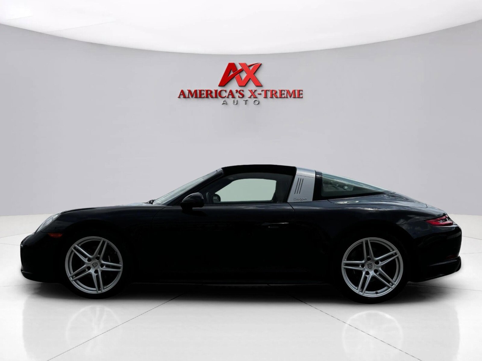 2019 Porsche 911 Targa 4 photo 2