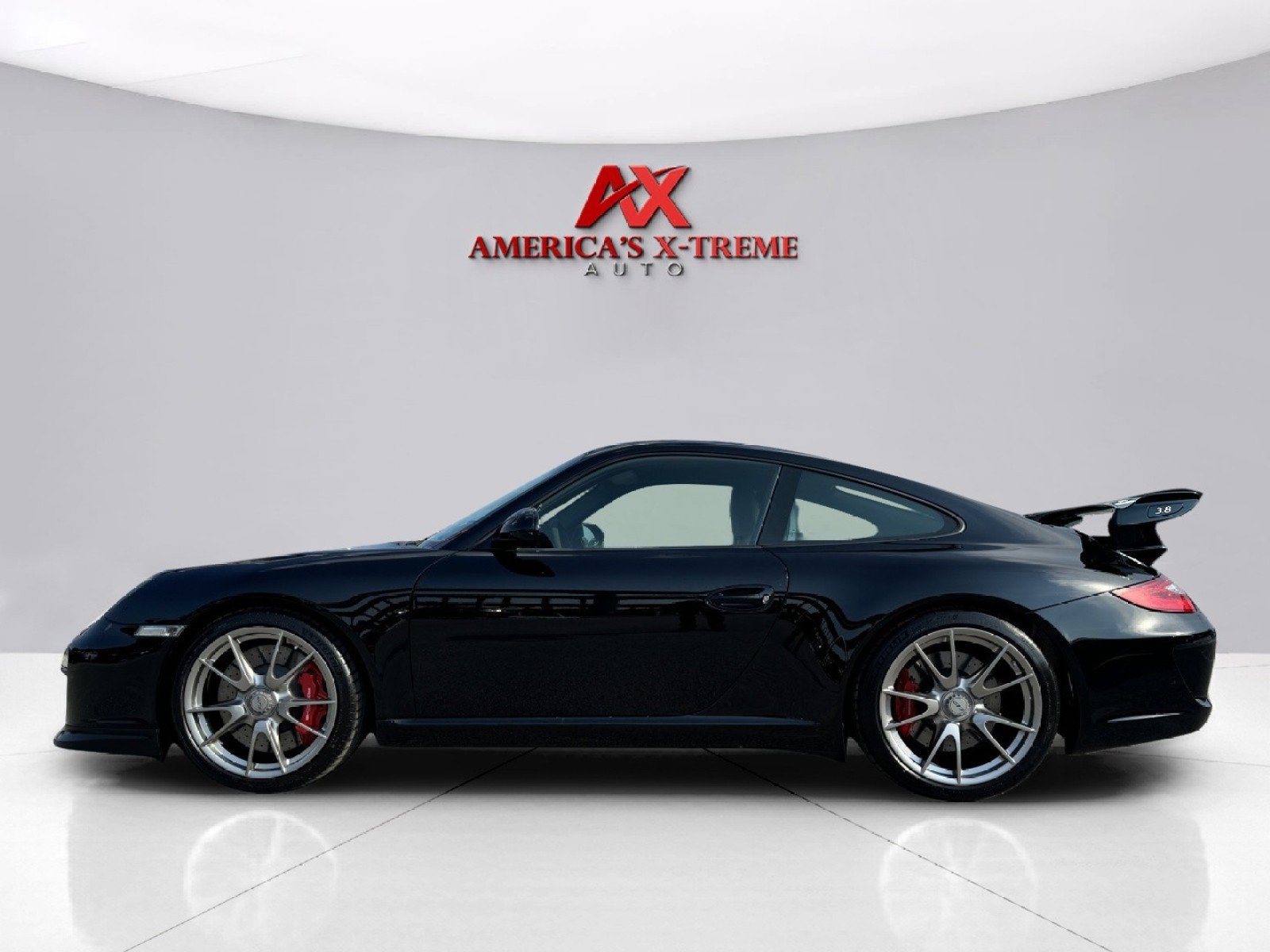 2011 Porsche 911 GT3 photo 2