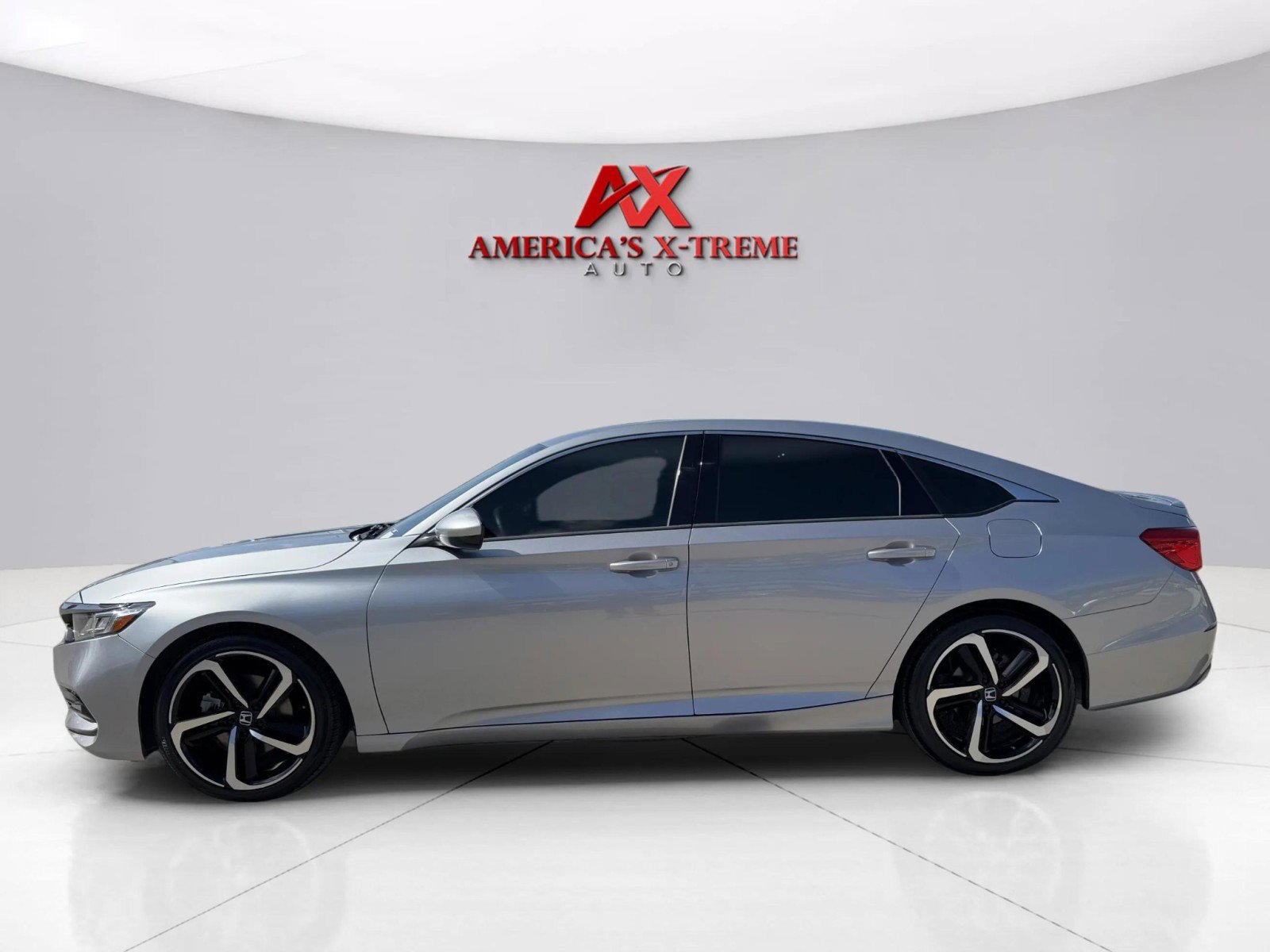 2019 Honda Accord Sport photo 2