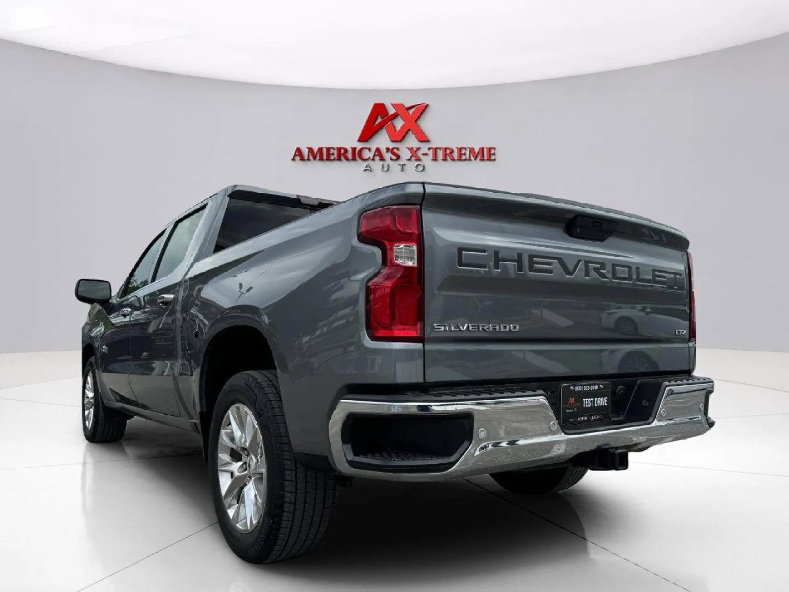 2021 Chevrolet Silverado 1500 LTZ photo 2