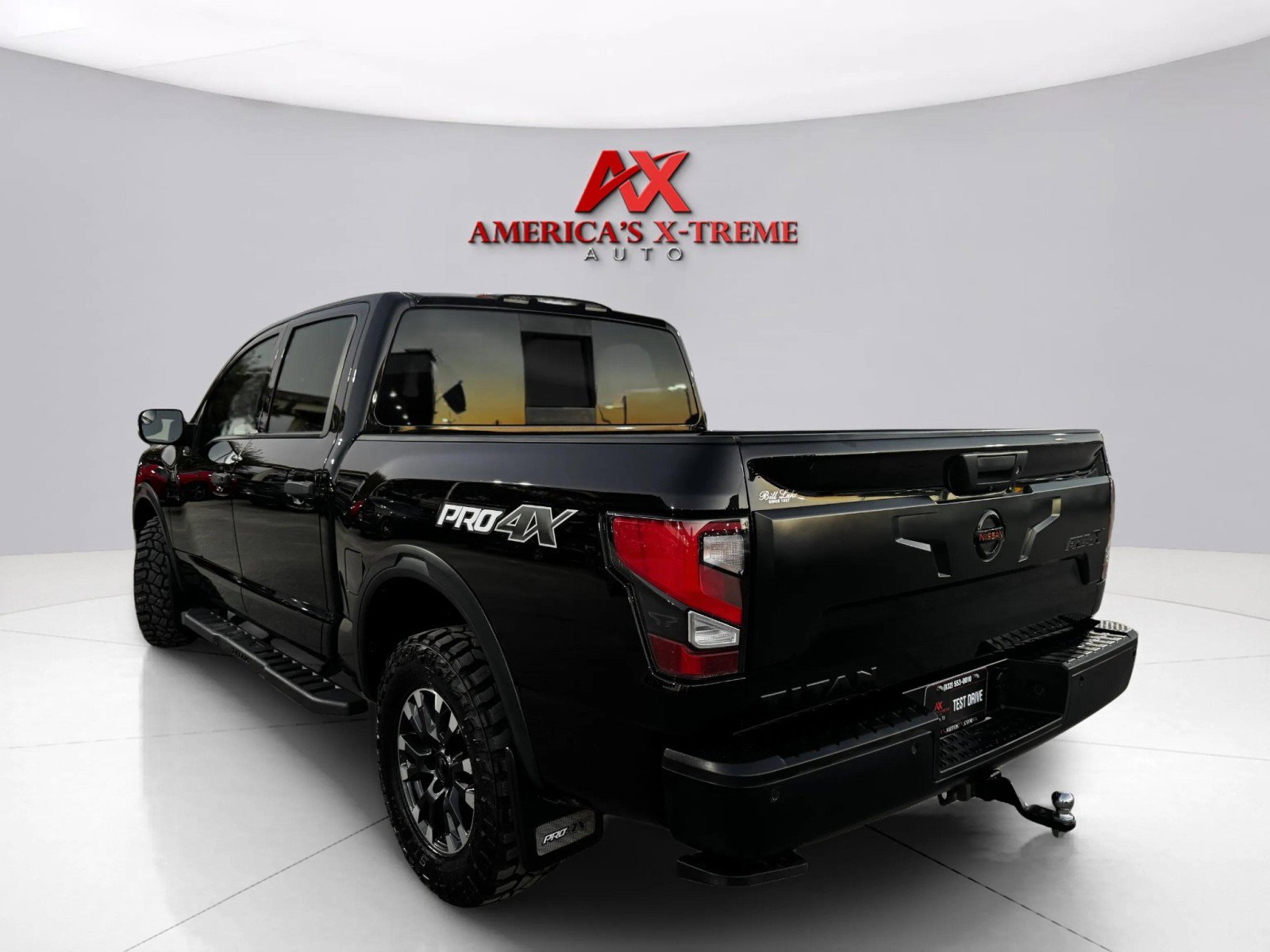 2021 Nissan Titan PRO-4X photo 2