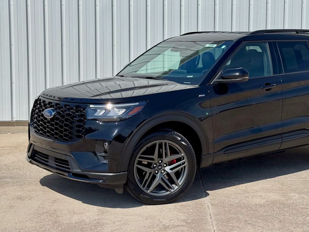 Used 2025 Ford Explorer ST-Line SUV