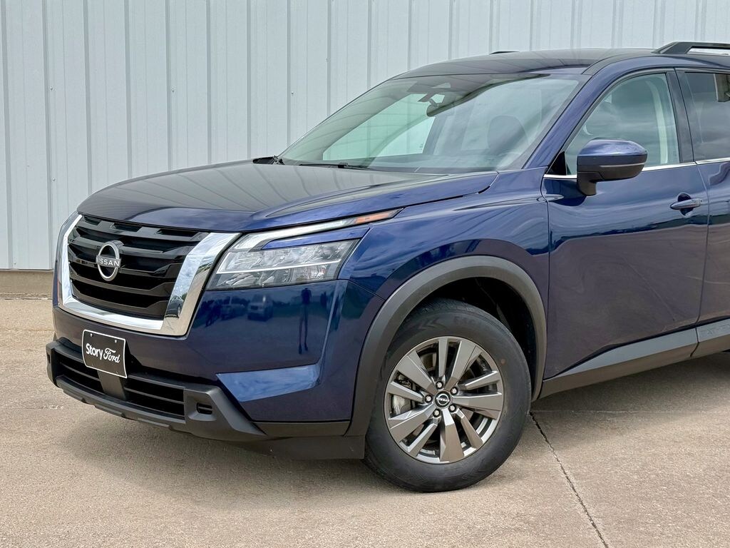 Used 2022 Nissan Pathfinder SV SUV