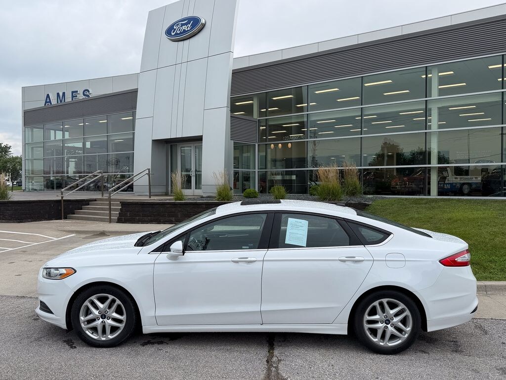 Used 2015 Ford Fusion SE Sedan