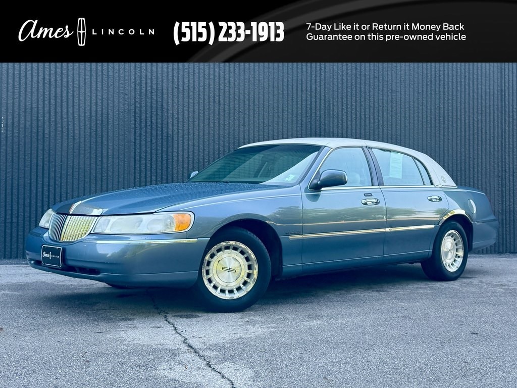 1999 Lincoln Town Car Executive