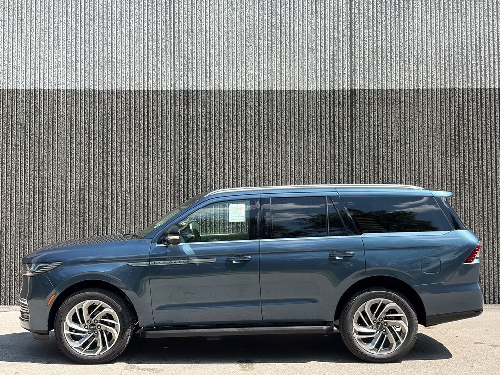 New 2027 Lincoln Navigator Premiere SUV