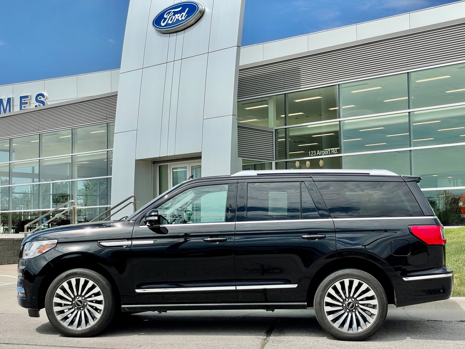 Used 2020 Lincoln Navigator Reserve with VIN 5LMJJ2LT0LEL13410 for sale in Ames, IA