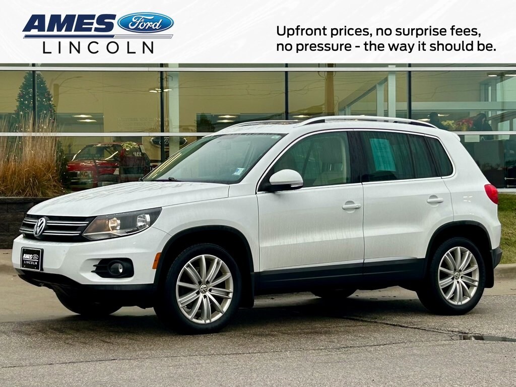 2015 Volkswagen Tiguan SE's photo