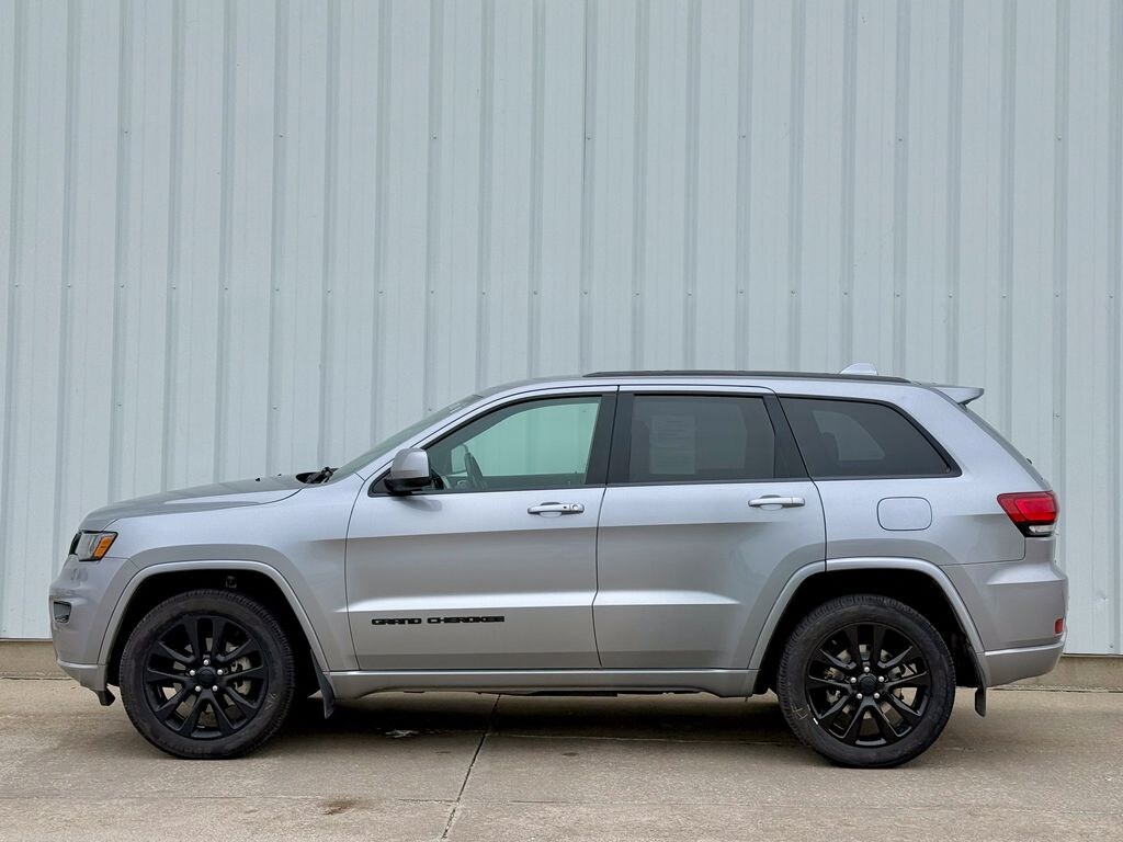 Used 2019 Jeep Grand Cherokee Altitude SUV
