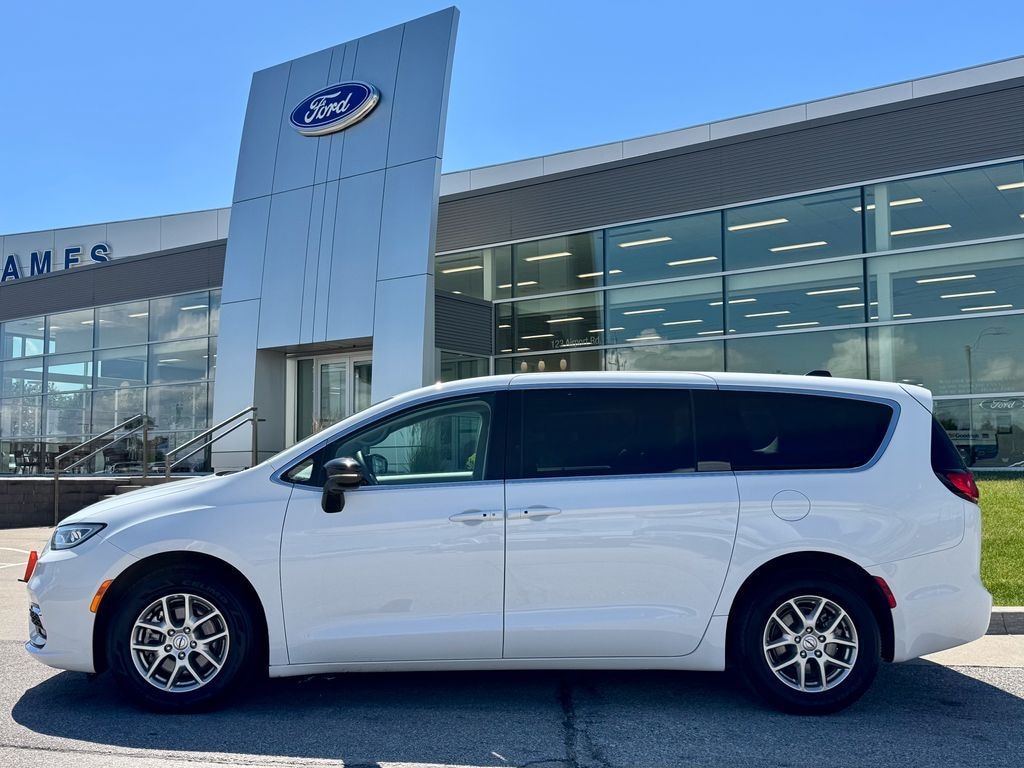 Certified 2024 Chrysler Pacifica Touring L Minivan/Van