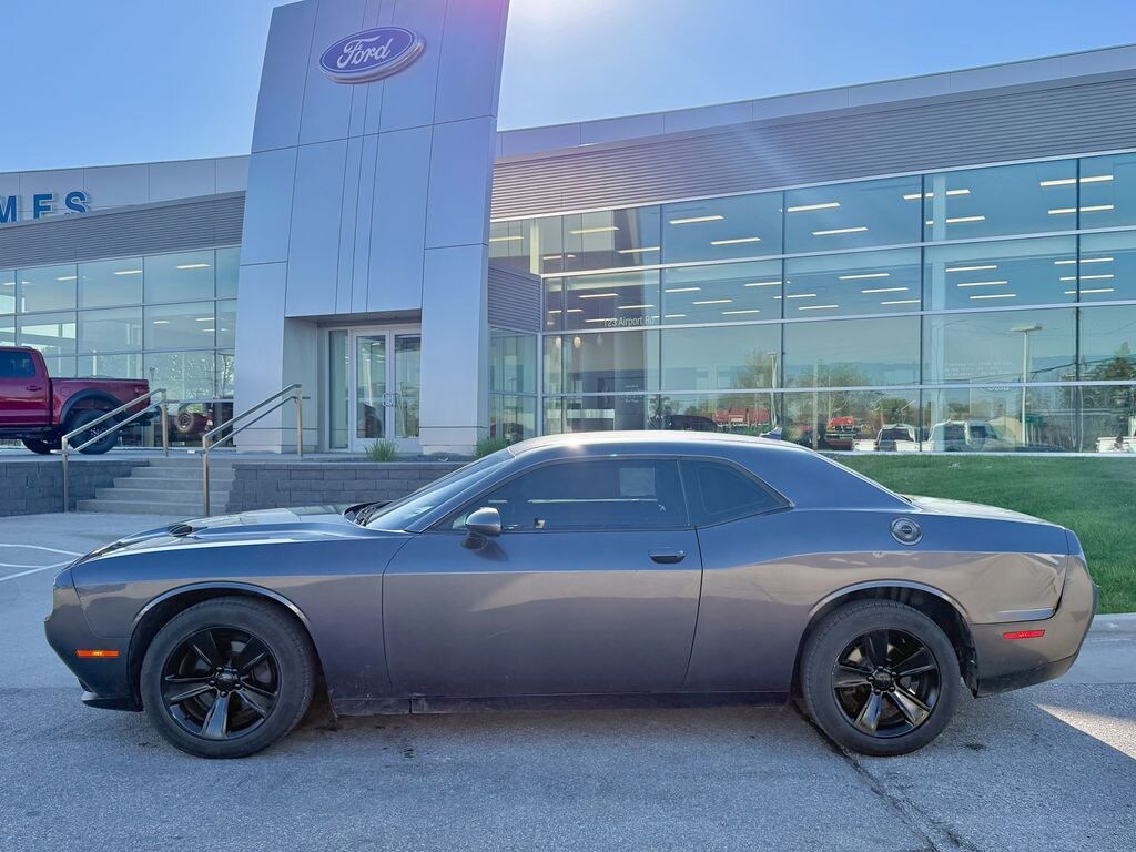 Used 2015 Dodge Challenger SXT Coupe