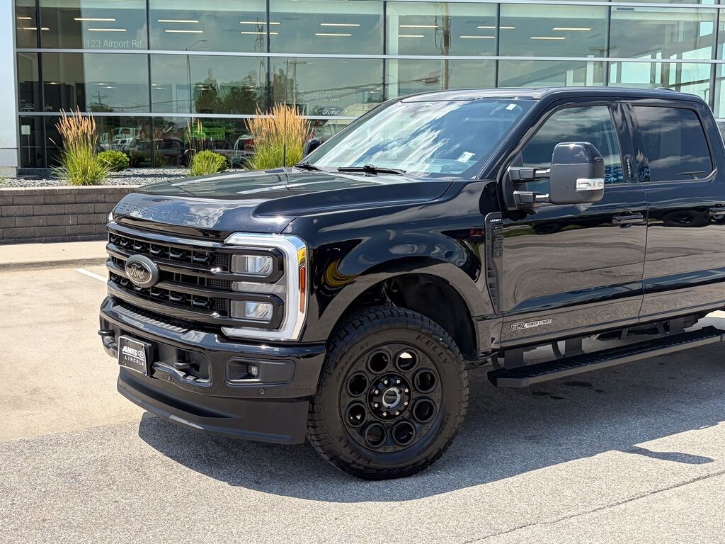 Used 2024 Ford F-250SD Lariat Truck