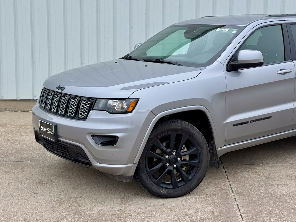 Used 2019 Jeep Grand Cherokee Altitude SUV