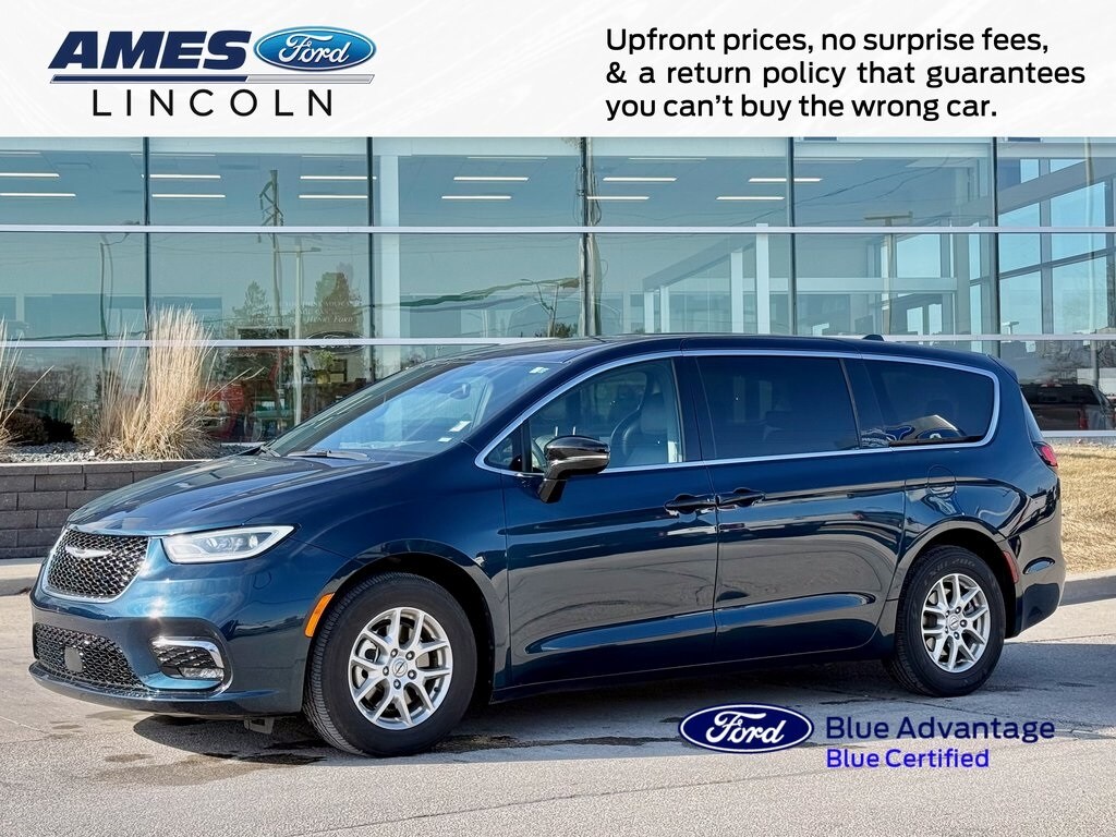 Used 2025 Chrysler Pacifica Select Minivan/Van