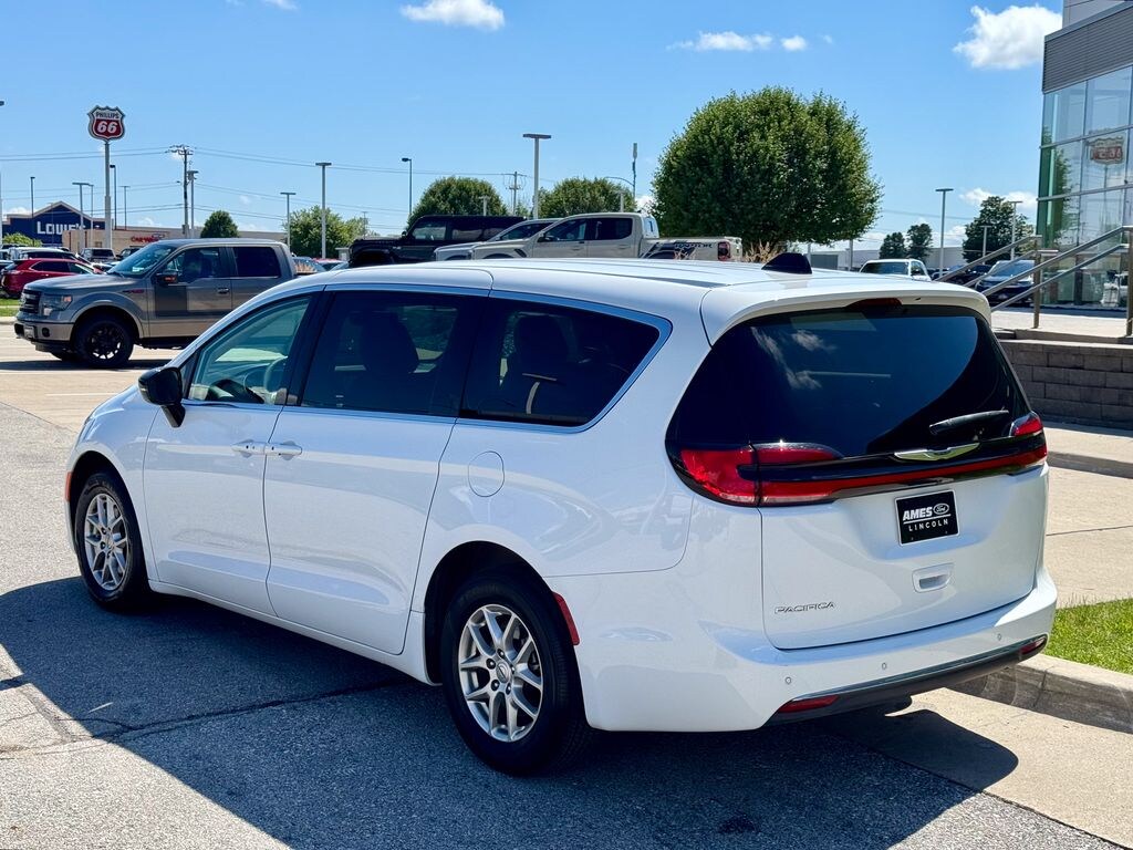Certified 2024 Chrysler Pacifica Touring L Minivan/Van