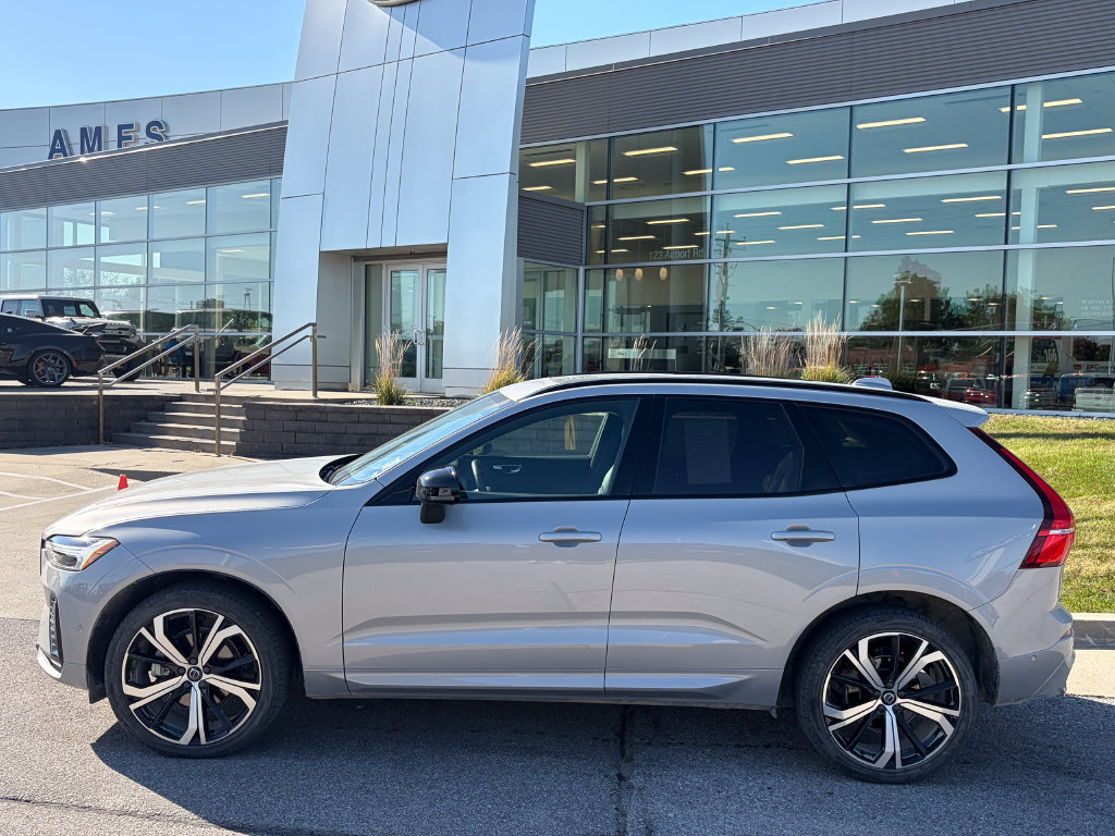 Used 2024 Volvo XC60 B5 Ultimate Dark Theme SUV