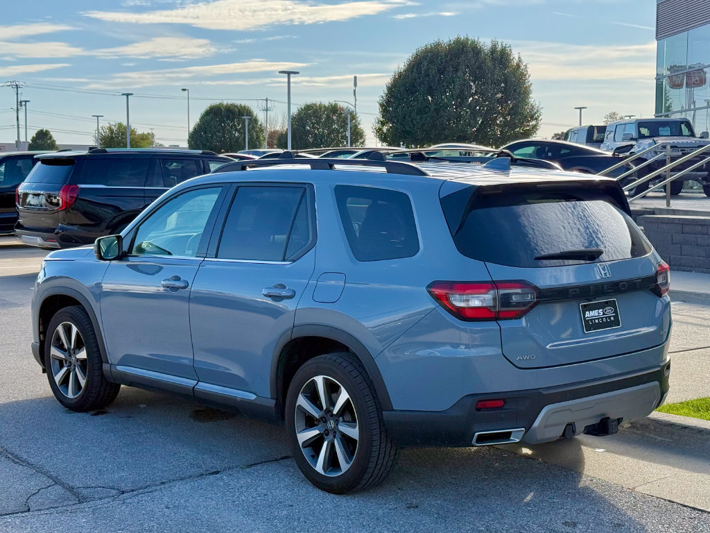 Used 2024 Honda Pilot Elite SUV