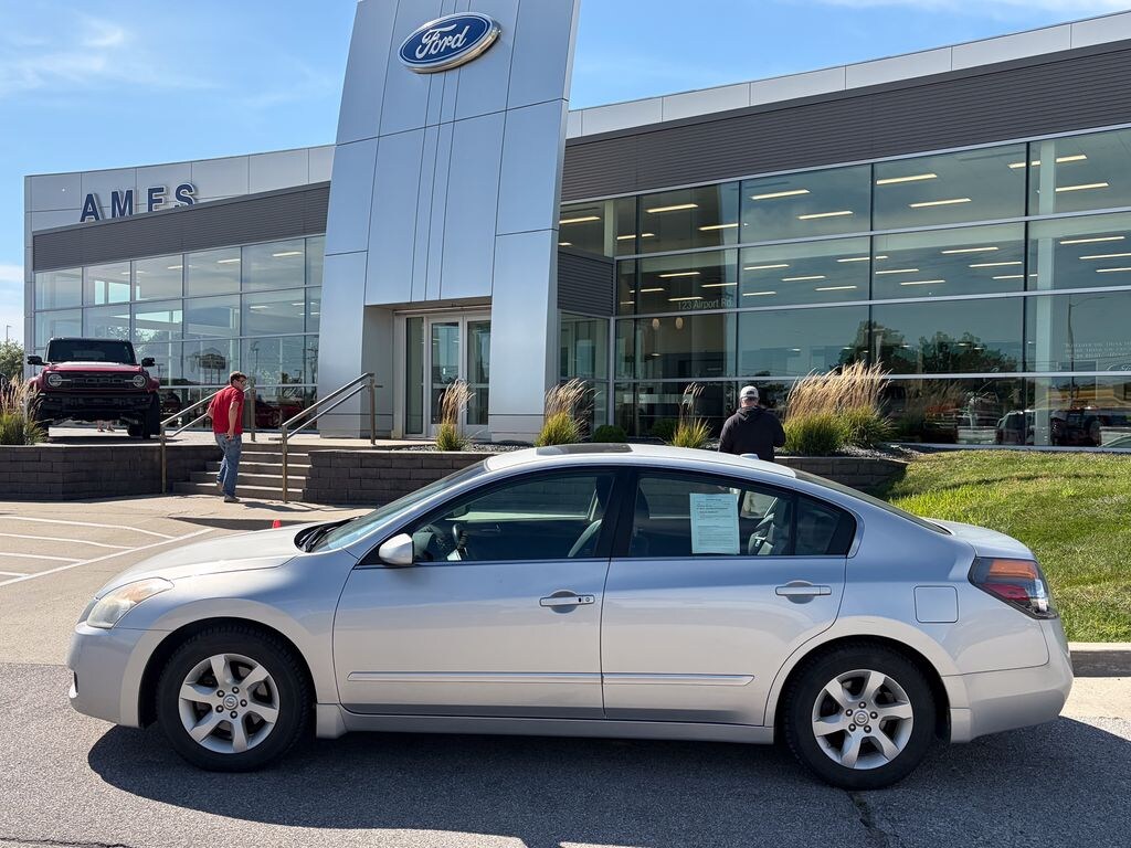 Used 2009 Nissan Altima 2.5 SL Sedan