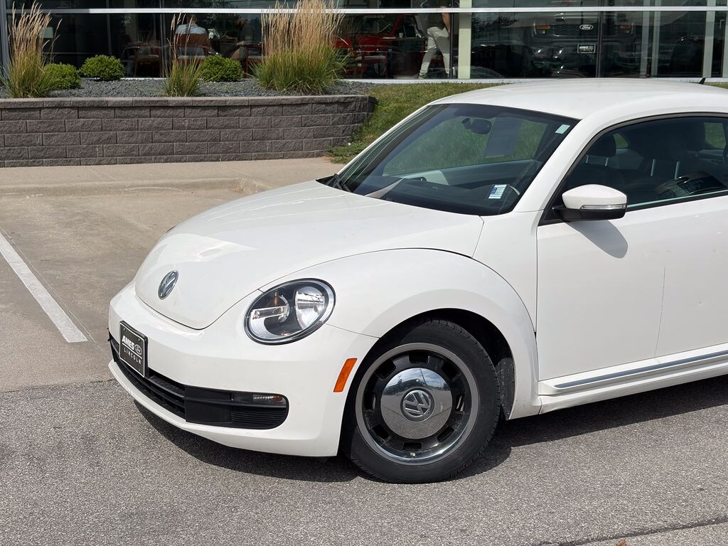 Used 2012 Volkswagen Beetle 2.5L Hatchback