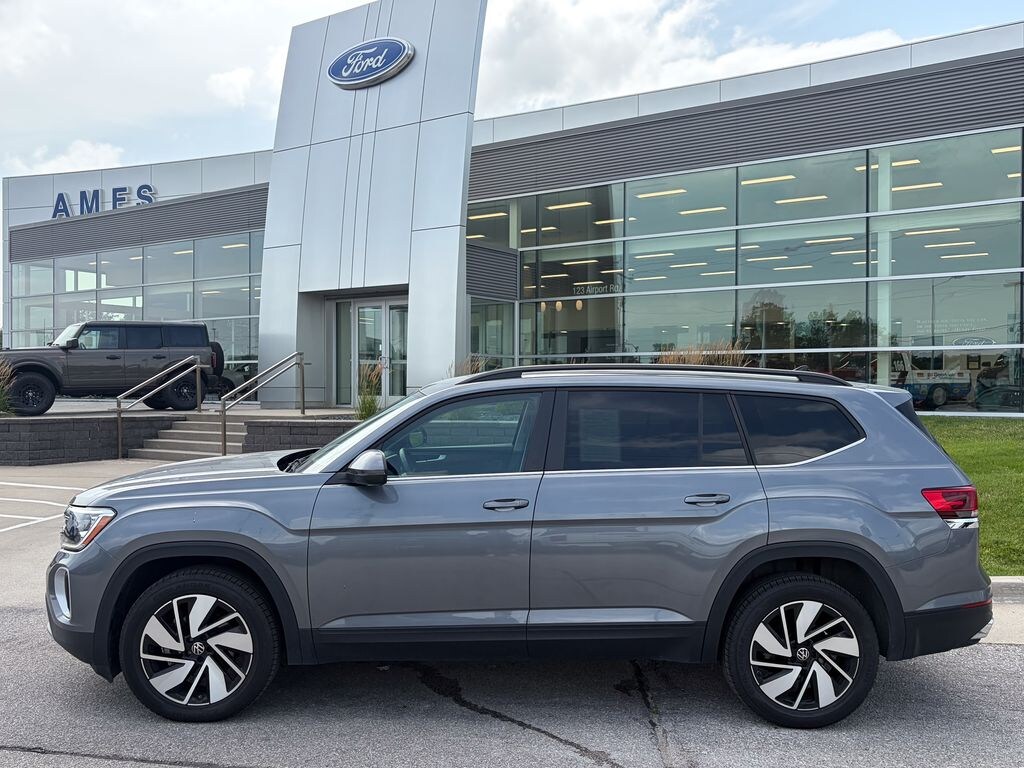 Used 2025 Volkswagen Atlas 2.0T SE w/Technology SUV