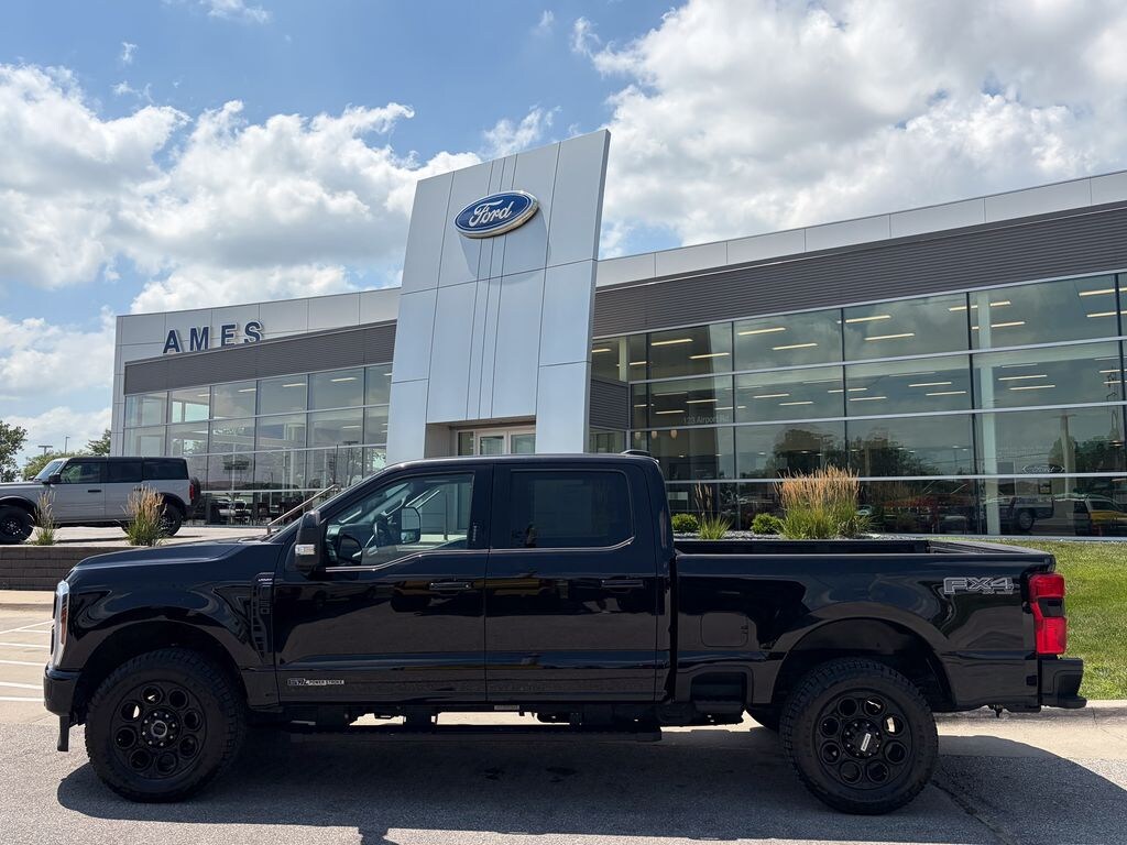 Used 2024 Ford F-250SD Lariat Truck