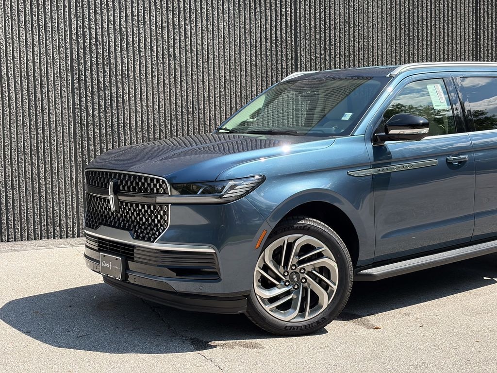New 2027 Lincoln Navigator Premiere SUV
