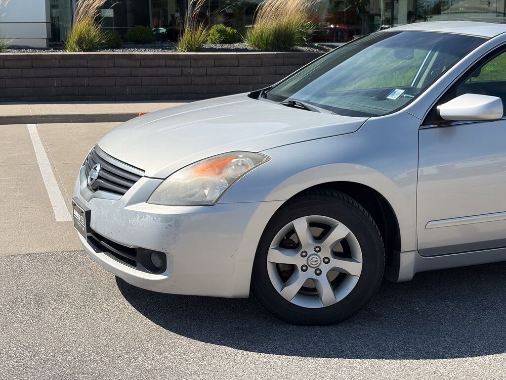 Used 2009 Nissan Altima 2.5 SL Sedan