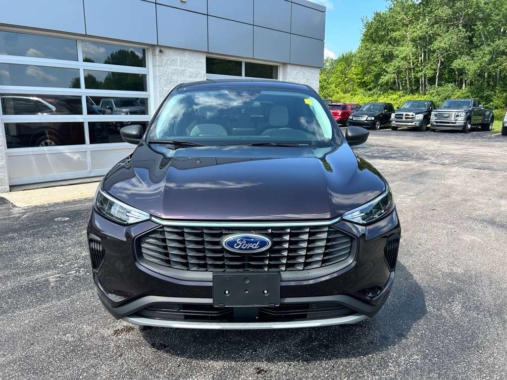 Used 2023 Ford Escape Active with VIN 1FMCU9GN8PUA92268 for sale in Jefferson, OH