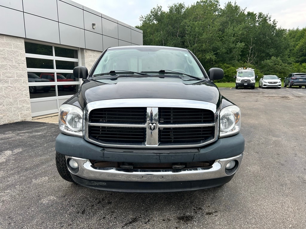 Used 2008 Dodge Ram 1500 Pickup ST with VIN 1D7HU16288J140489 for sale in Jefferson, OH