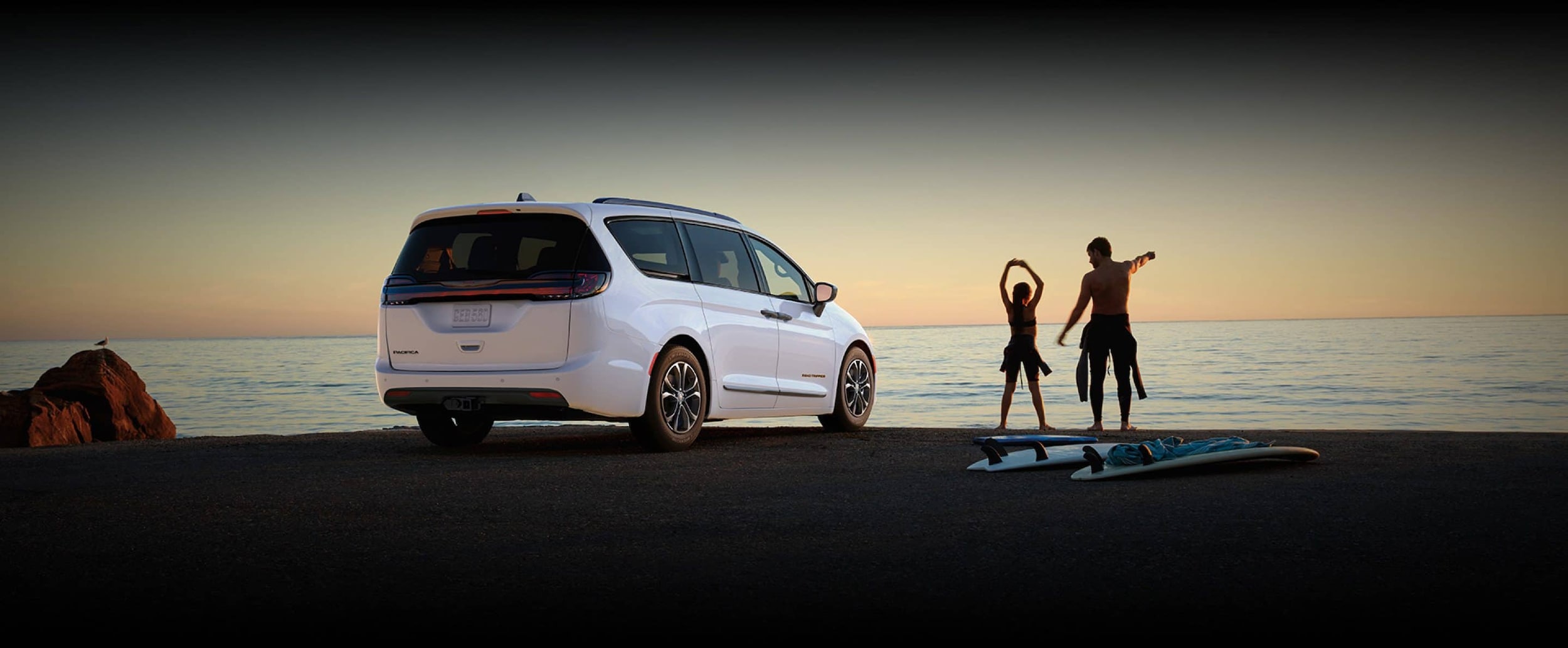 2024-Chrysler-Pacifica-On-Beach.png