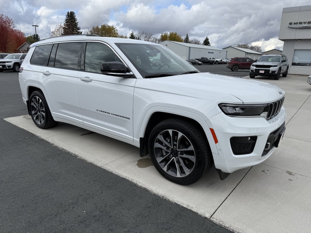 2023 Jeep Grand Cherokee L Overland's photo