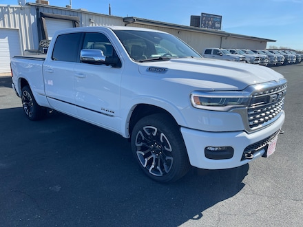2025 Ram 1500 LIMITED CREW CAB 4X4 6'4 BOX Pickup