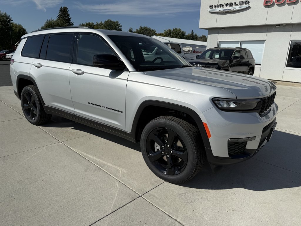 2025 Jeep Grand Cherokee L Limited's photo
