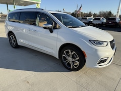 2026 Chrysler Pacifica PINNACLE AWD Passenger Van
